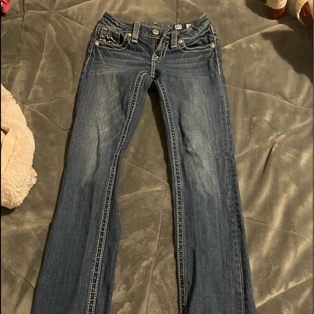 This is a pair of Miss Me jeans. Low rise, gives a 2000’s look sorta.